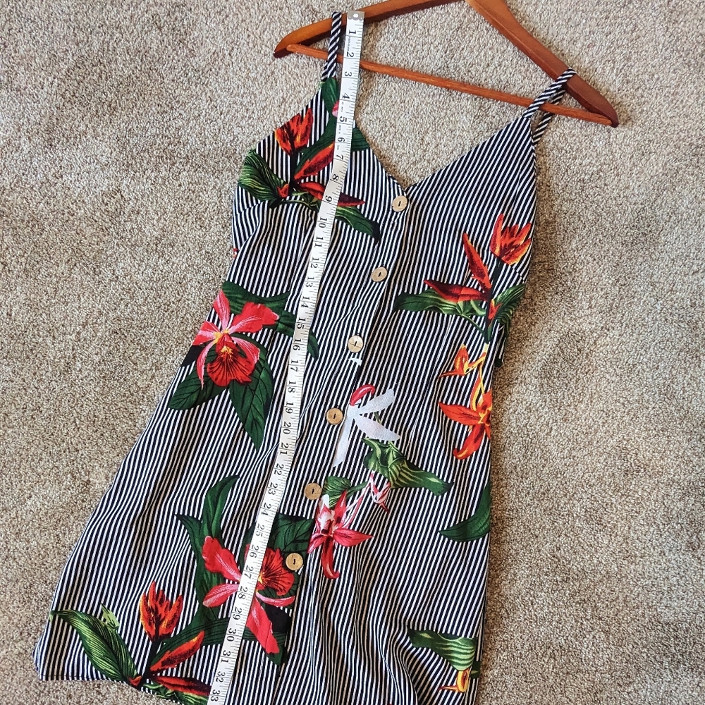Button-Up Dress with Floral & Stripe Print - Picture 4 of 10